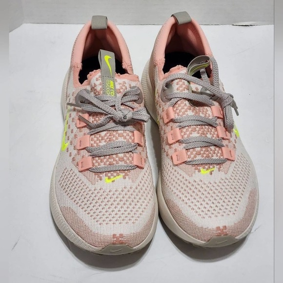 Nike Escape Run Flyknit Running Shoe Women's size 10 new!! - Picture 3 of 14